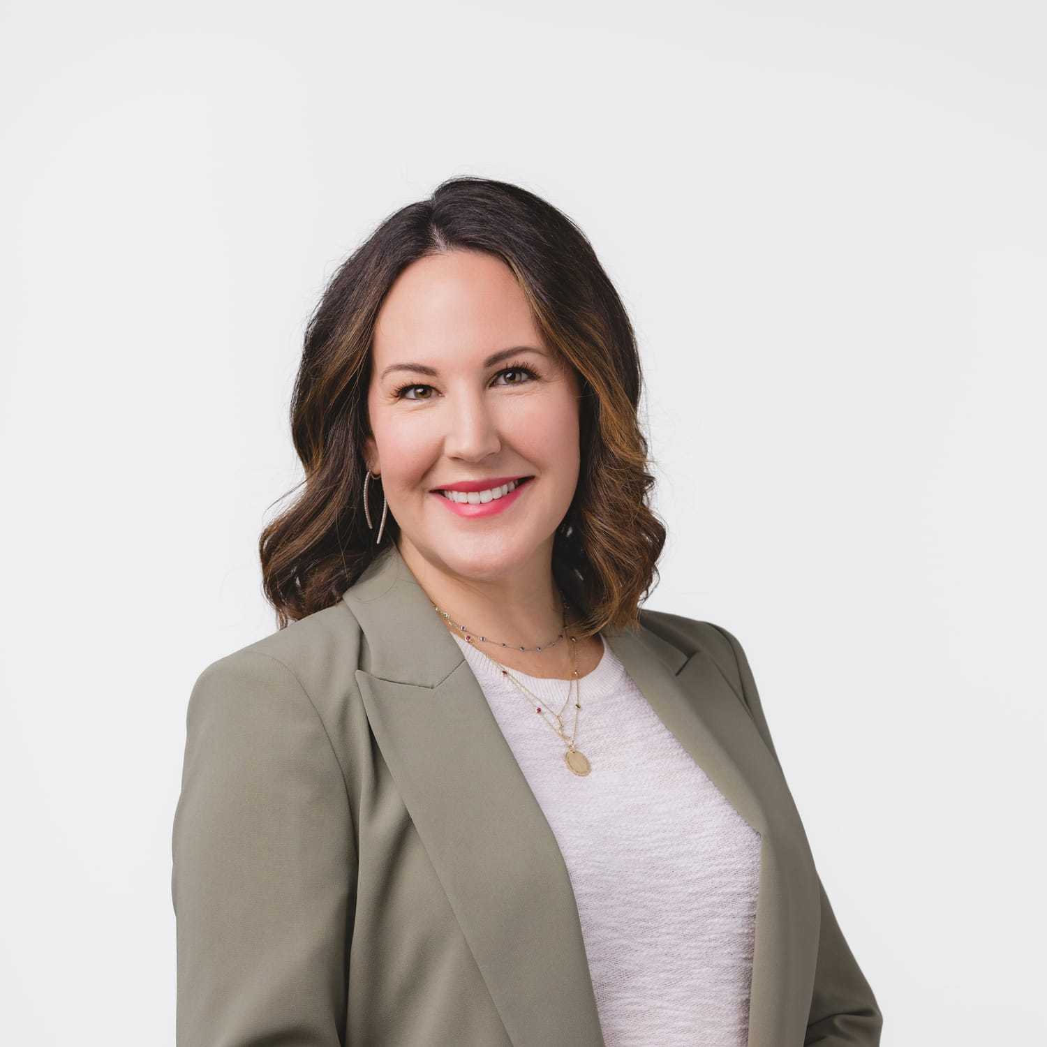 Portrait of Stefanie, a professional stylist at Bobby Cooper, showcasing their expertise and style.