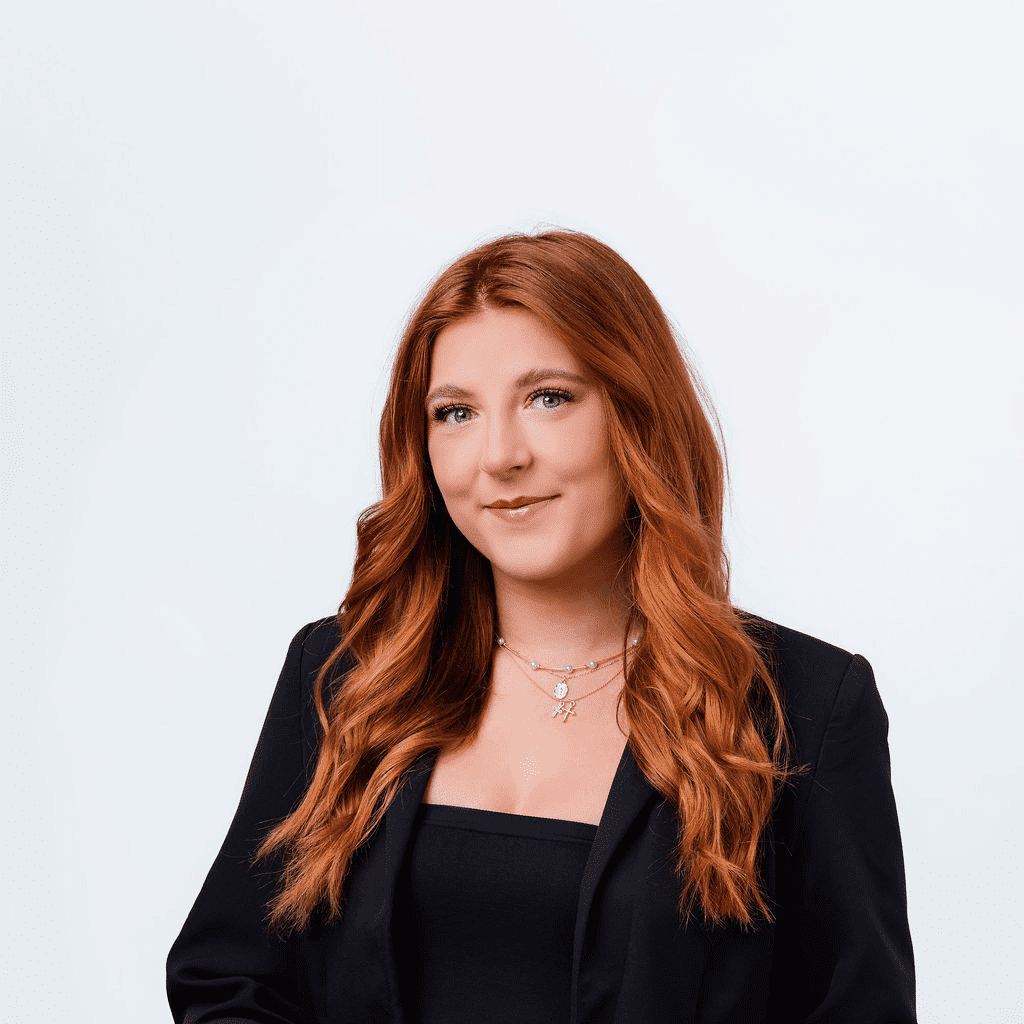 Portrait of Claudia, a professional stylist at Bobby Cooper, showcasing their expertise and style.